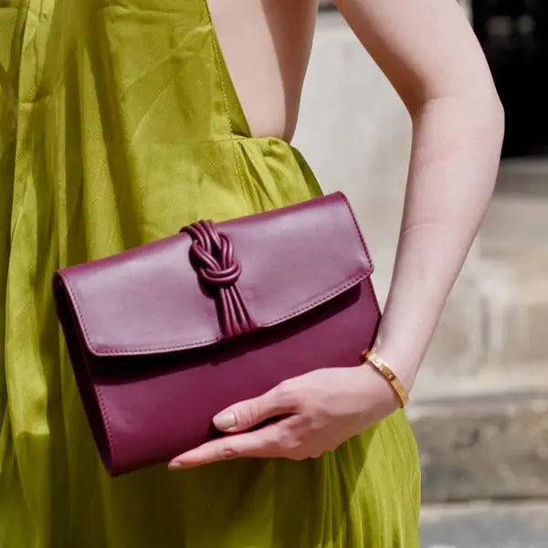 When Should I Carry A Red Purse