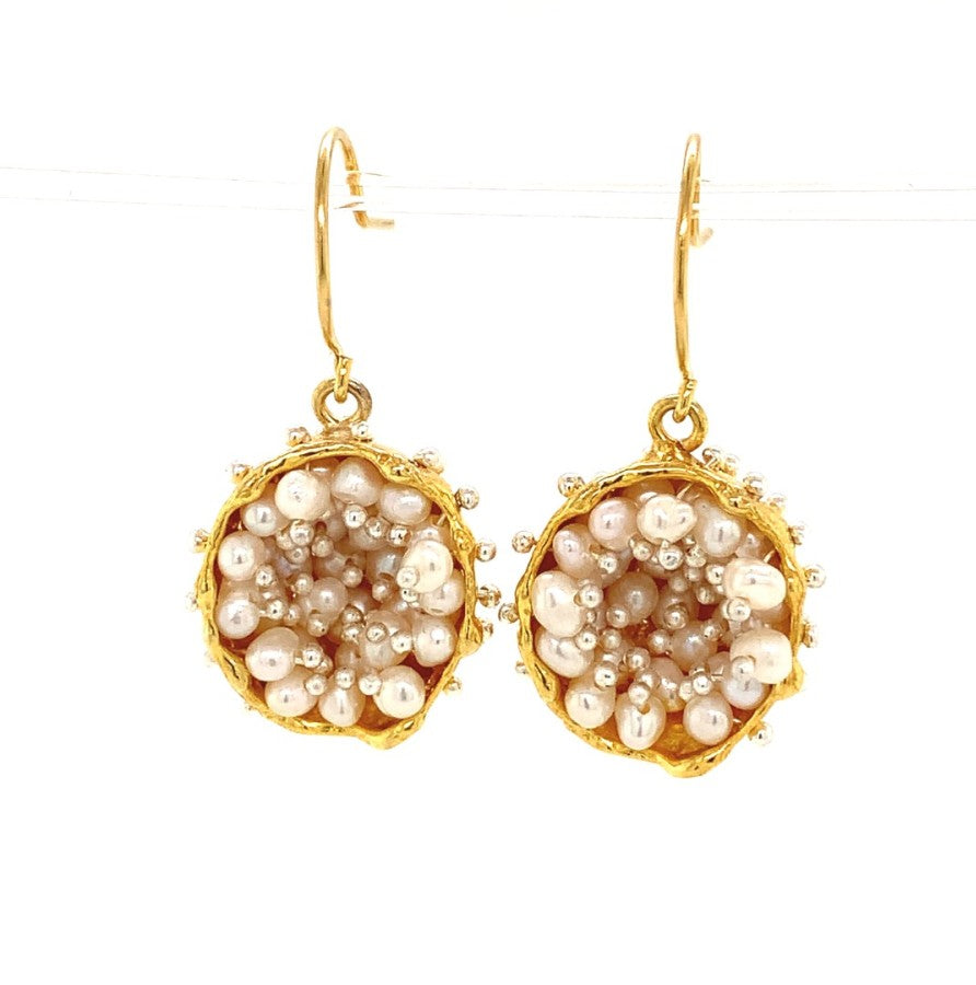 Dance of Stamens Earring Midi, Gold plated earrings of a hollow bezel with mobile fresh water baby pearls