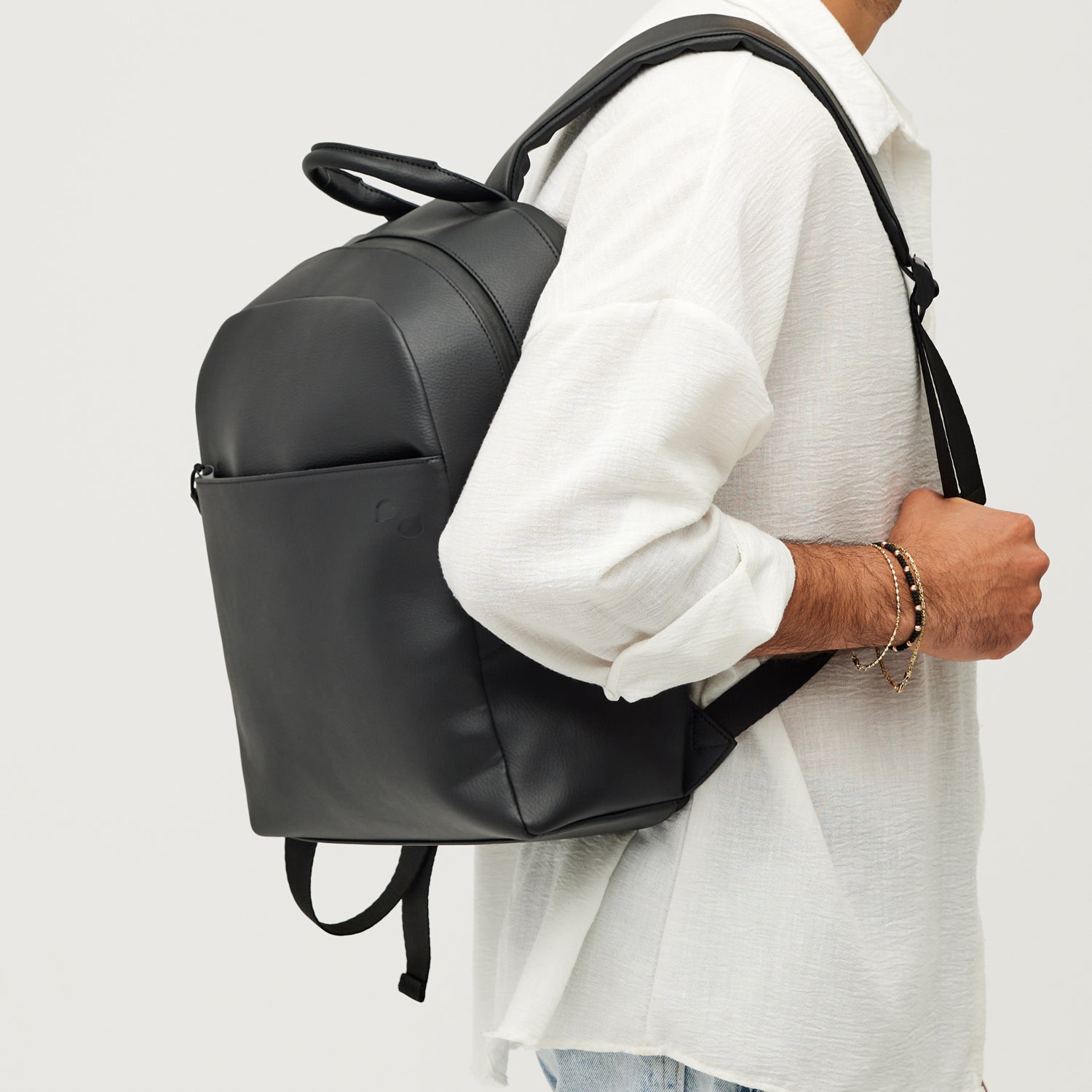 Kensington Unisex Olive Leather Backpack, Black