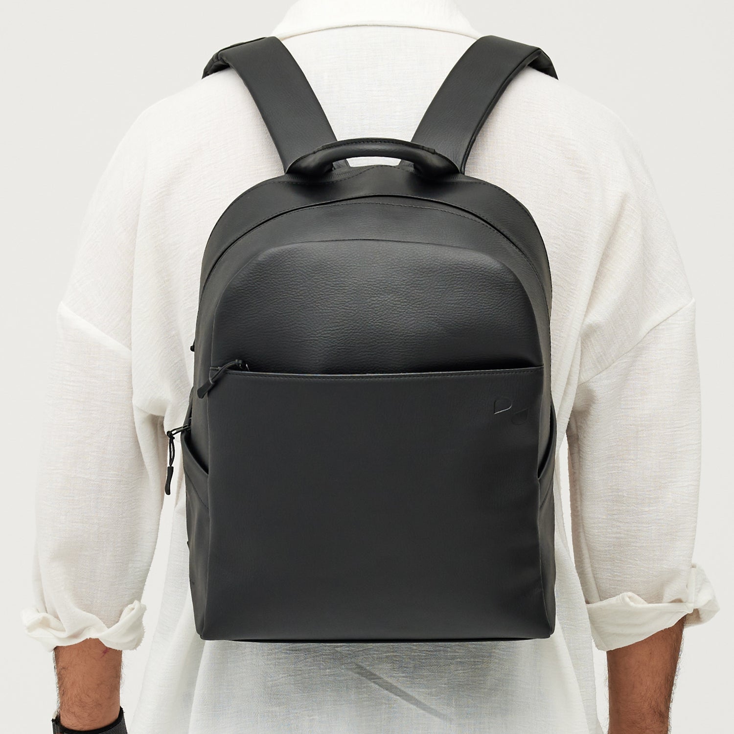 Kensington Unisex Olive Leather Backpack, Black