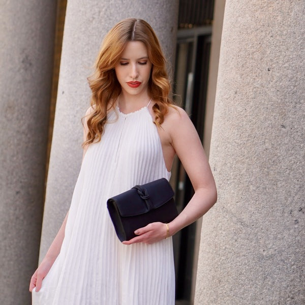 Why is Black the Most Popular Handbag Color?