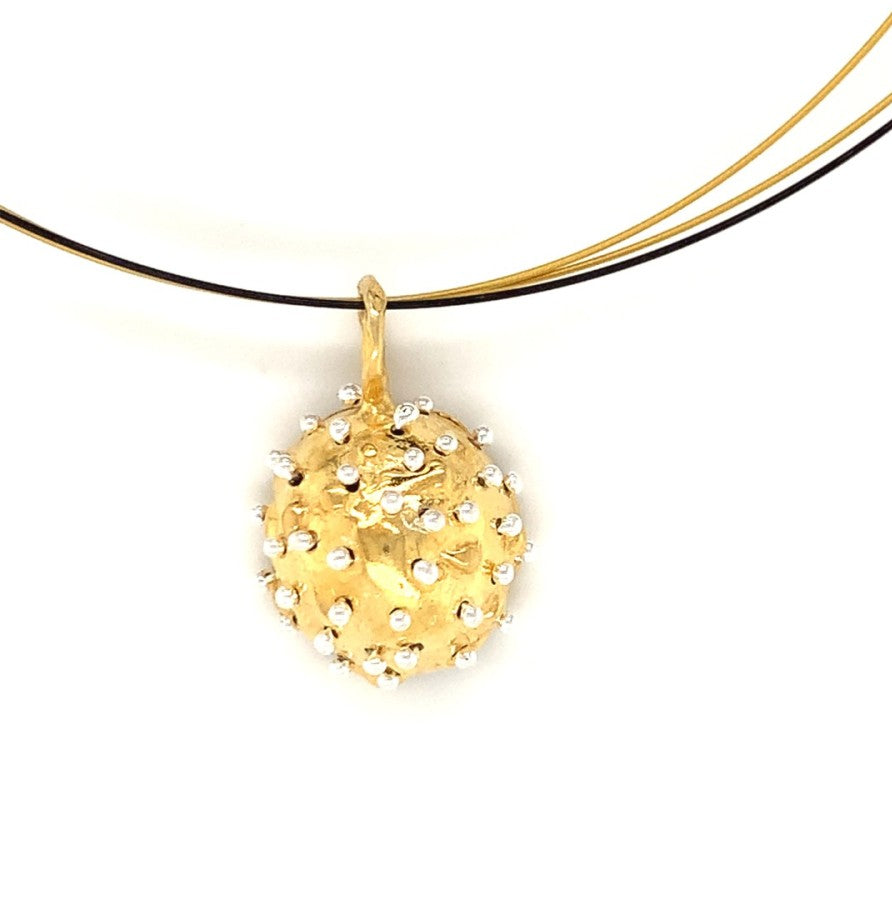 Dance of Stamens Necklace Midi, Mobile Gold Plated Pendant Hollow Bezel with Lapis Lazuli
