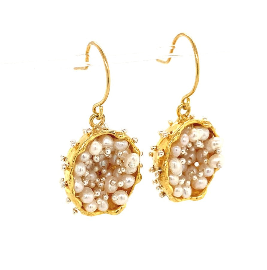Dance of Stamens Earring Midi, Gold plated earrings of a hollow bezel with mobile fresh water baby pearls